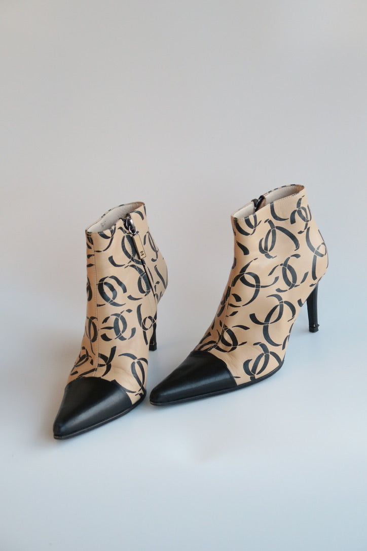 Chanel FW2000 Beige Ankle Boots, IT 36