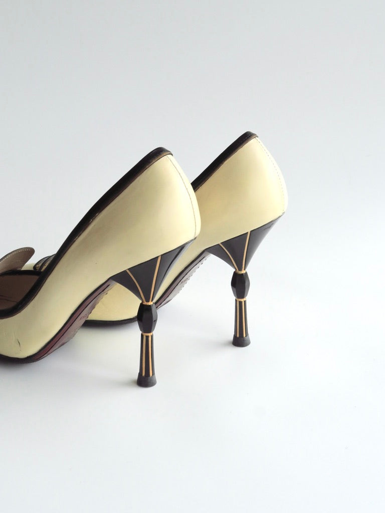Louis Vuitton Cream/Black Leather Pumps, IT 35.5