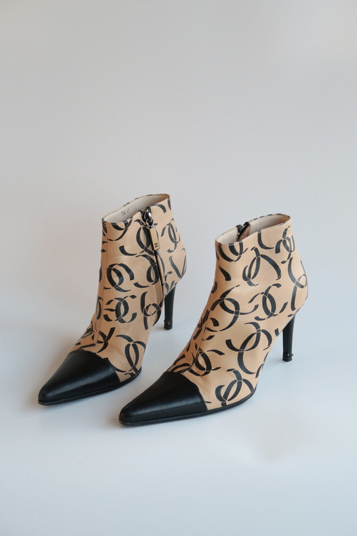 Chanel FW2000 Beige Ankle Boots, IT 36