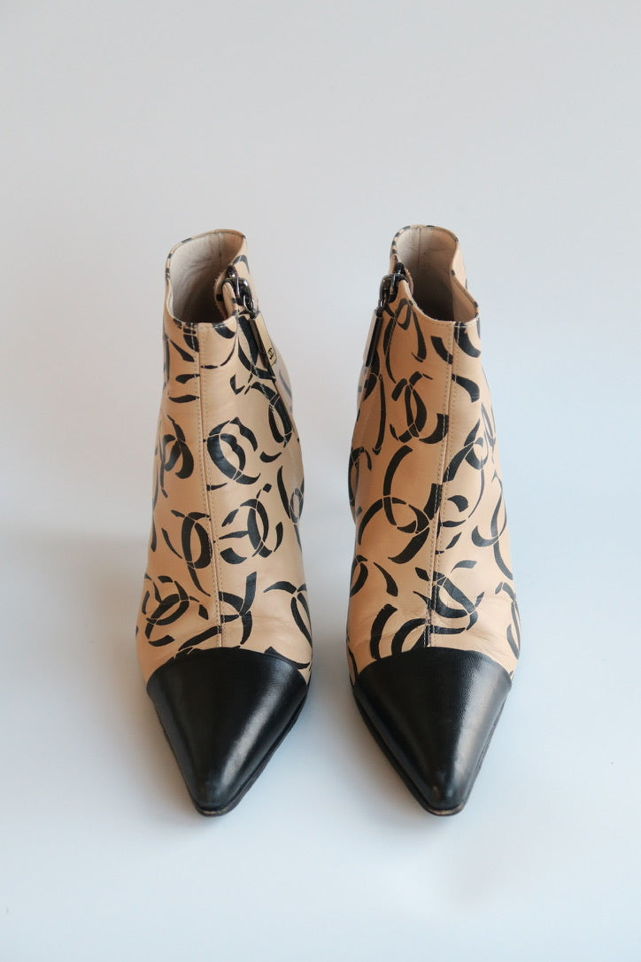 Chanel FW2000 Beige Ankle Boots, IT 36