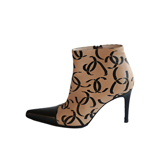 Chanel FW2000 Beige Ankle Boots, IT 36
