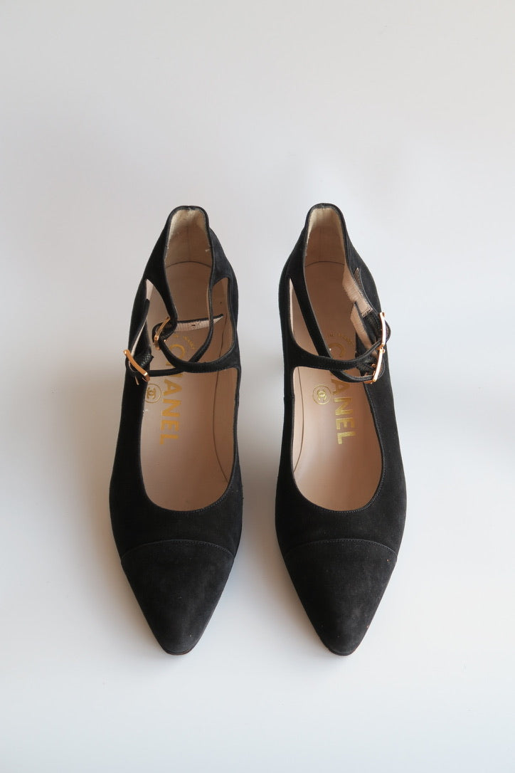 Chanel 90s Vintage Suede Heels, IT 35.5
