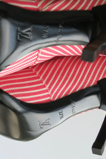 LV logo on a black outsole